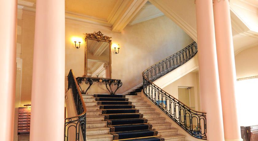 Le Royal Res. Negresco Five Stars House * Nizza